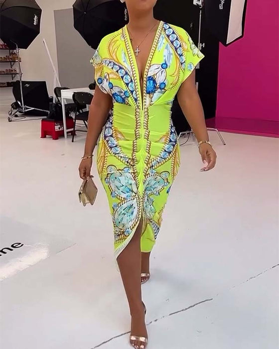 Kjole med dyp V spalt i midjen