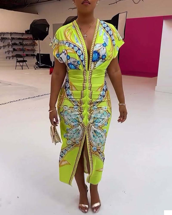 Kjole med dyp V spalt i midjen