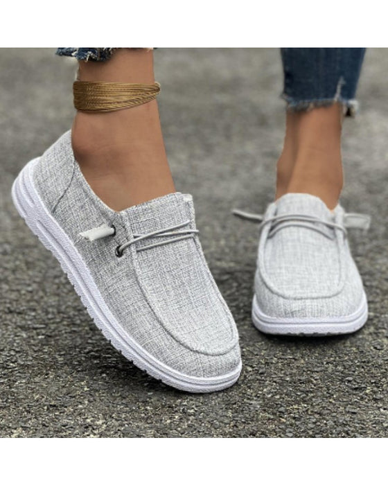 Uformelle slip-on-leiligheter med solid farge