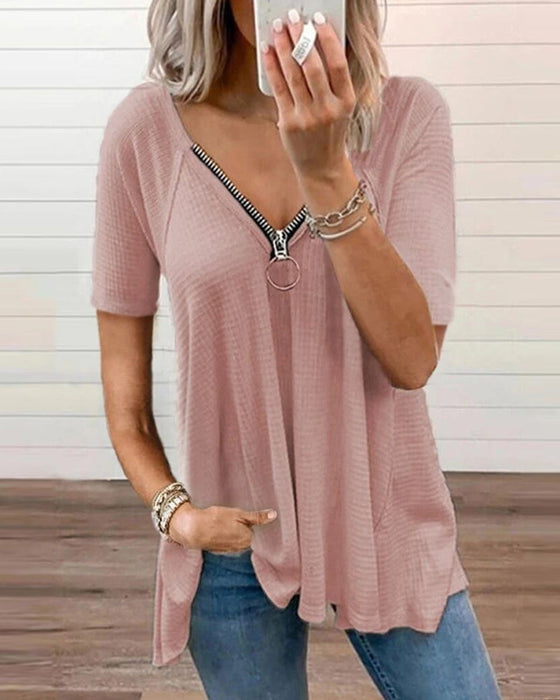 Løs T-skjorte med V-glidelås