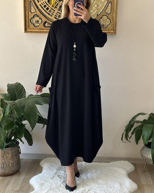 Ensfarget uformell kjole med rund hals