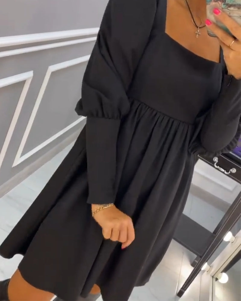 Elegant kjole med firkantet hals i A-linje