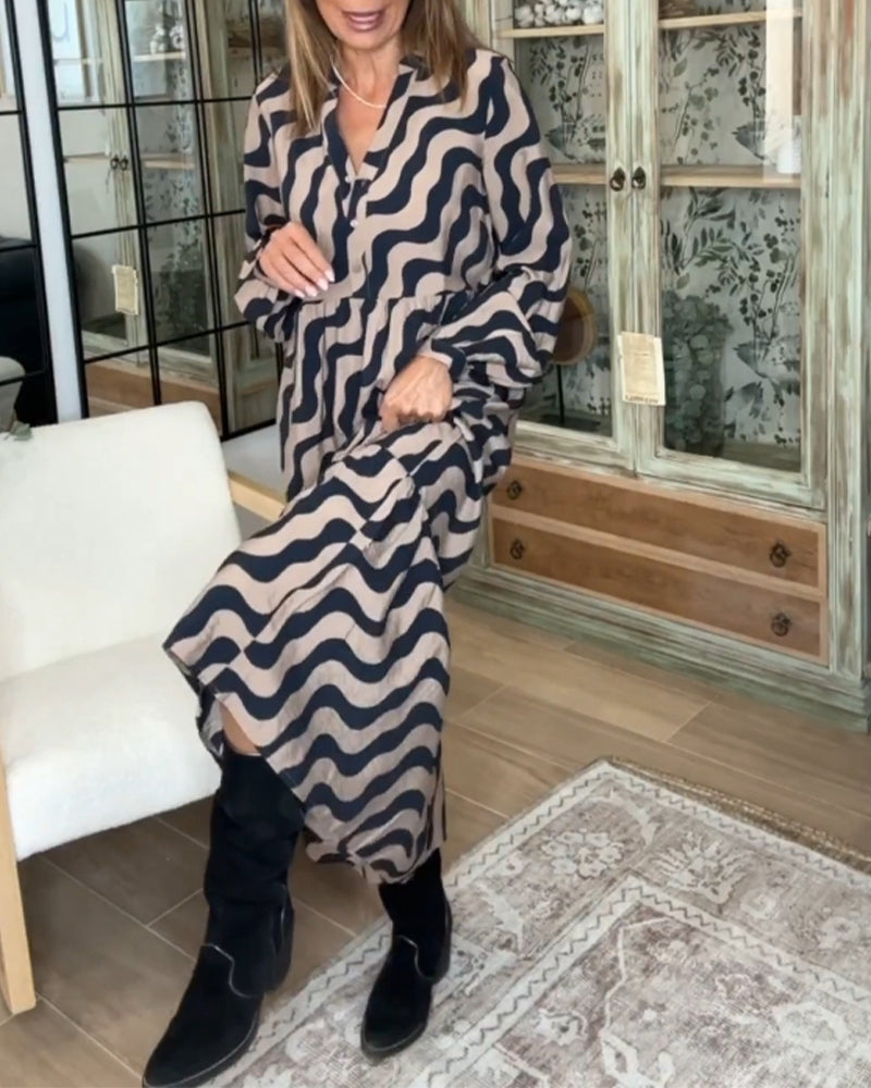 Lang, løs kjole med trykk