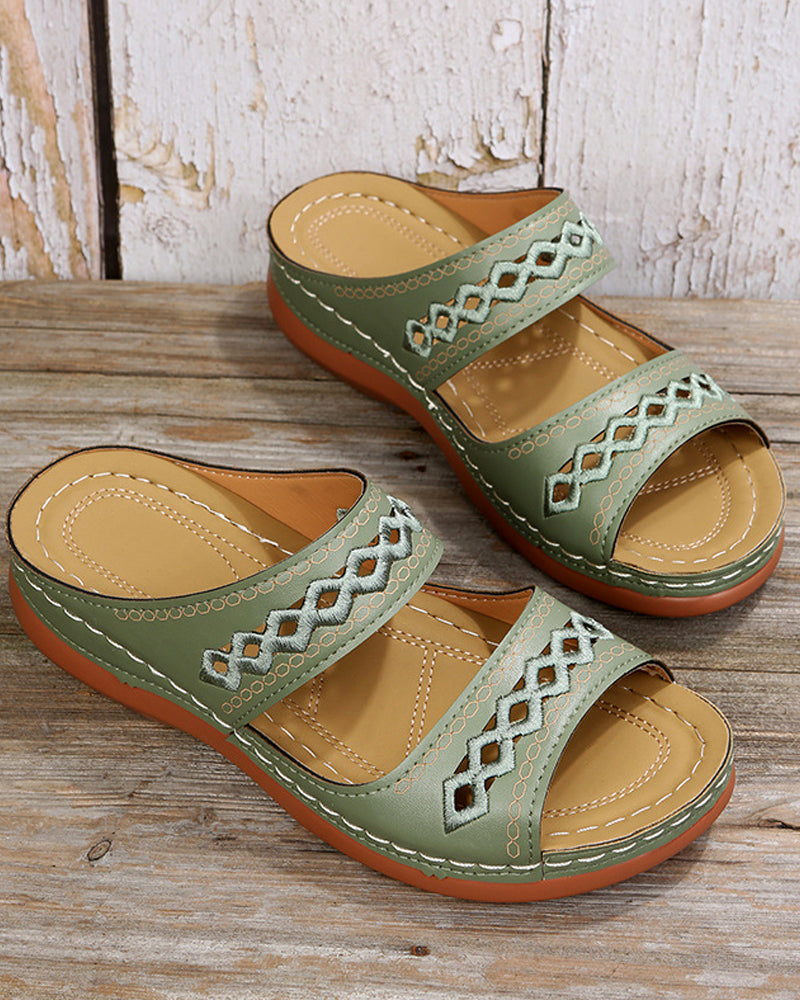 Plattformsandaler i ensfarget