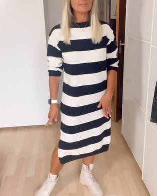 Stripete kjole med rund hals