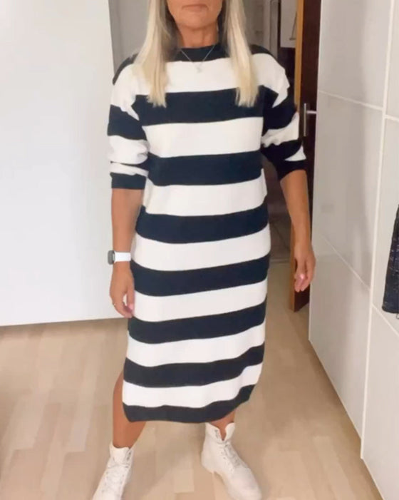 Stripete kjole med rund hals