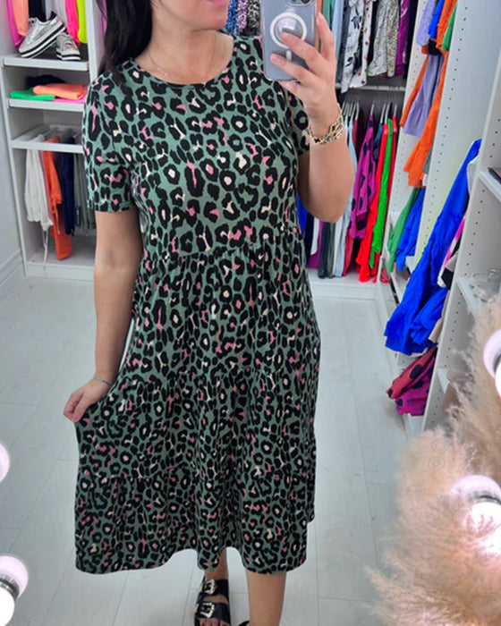 Elegant kjole med leopardprint