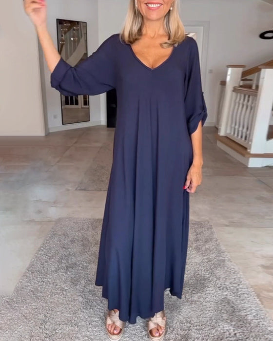 Kjole med ensfarget og v-hals