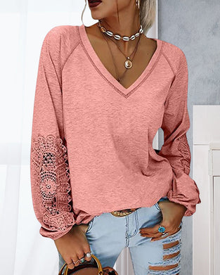 Ensfarget topp med blonder