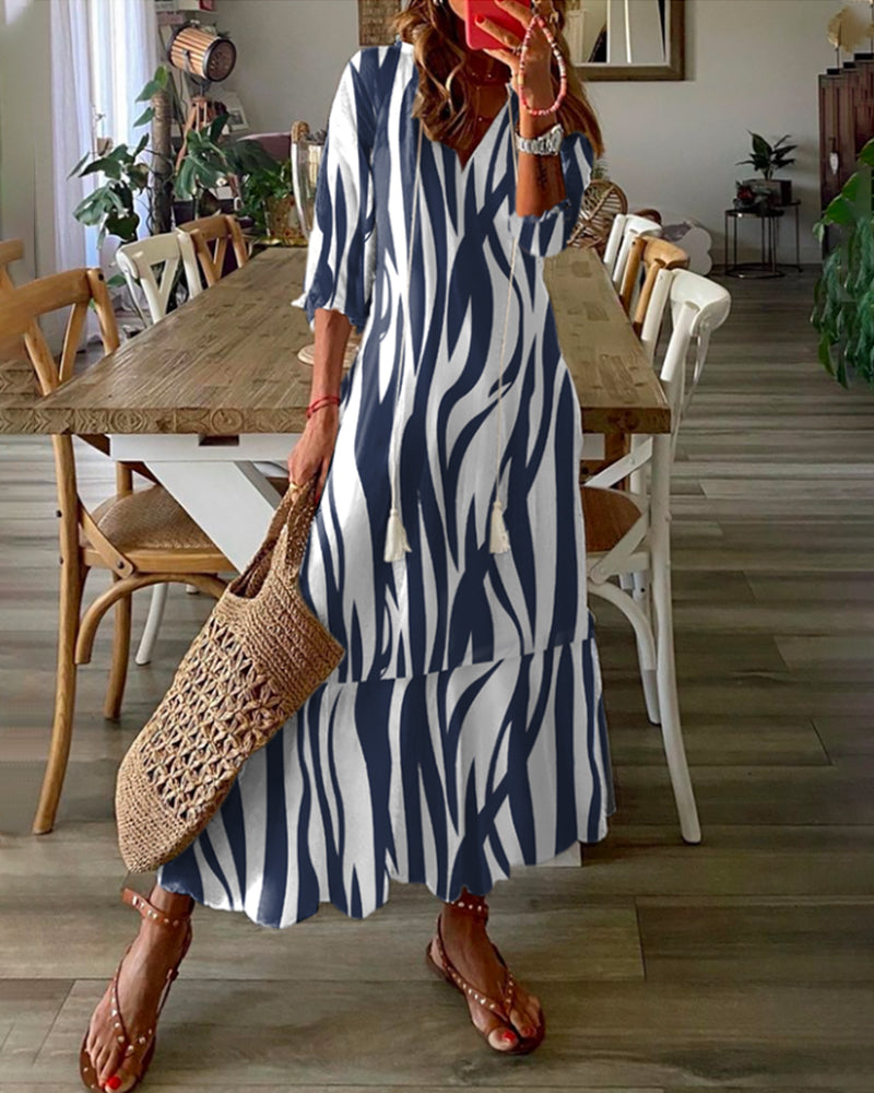 Printet kjole med v-hals