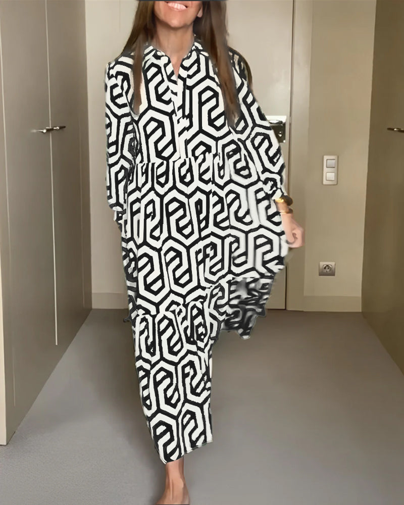 Kjole med ni-punkts ermer med geometrisk trykk