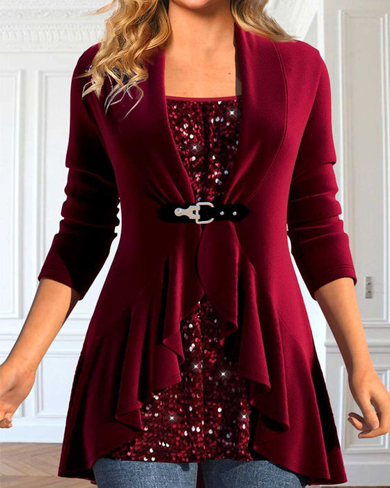 Topp med lappeteppe og paljetter og volanger