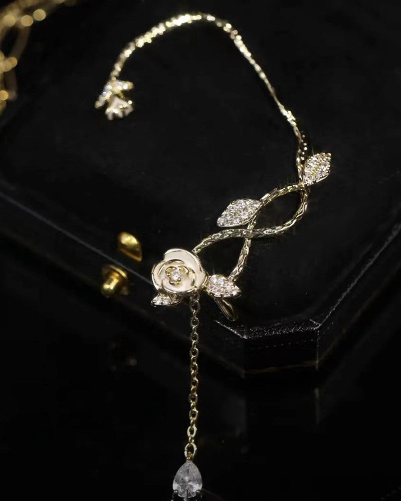 1 stk rhinestone blomsterbladmønster dusk øreklatrer