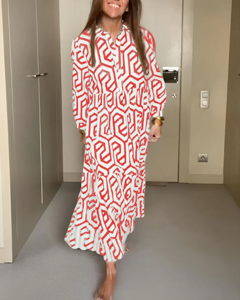 Kjole med ni-punkts ermer med geometrisk trykk