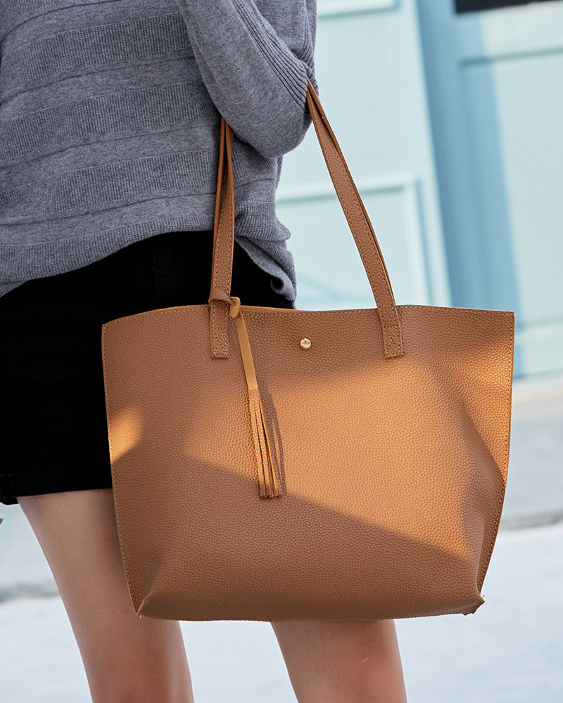 Kapasitet med ensfarget dusk skulderveske med stor