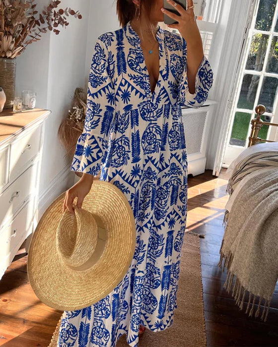 Langermet kjole med v-hals