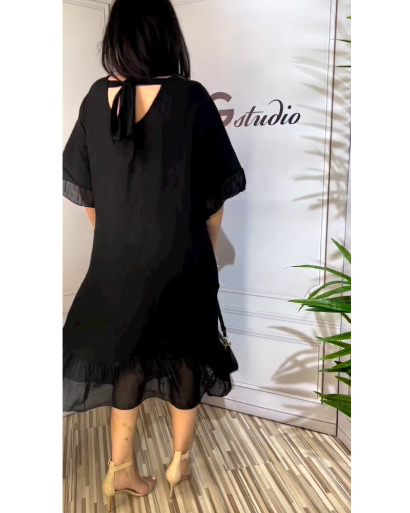 Kortermet flytende kjole med panel