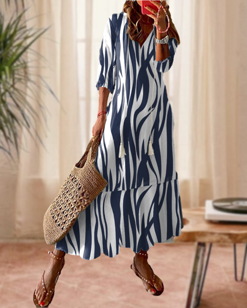 Printet kjole med v-hals