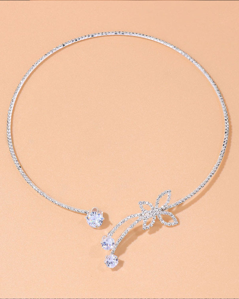 Halskjede med sommerfugl