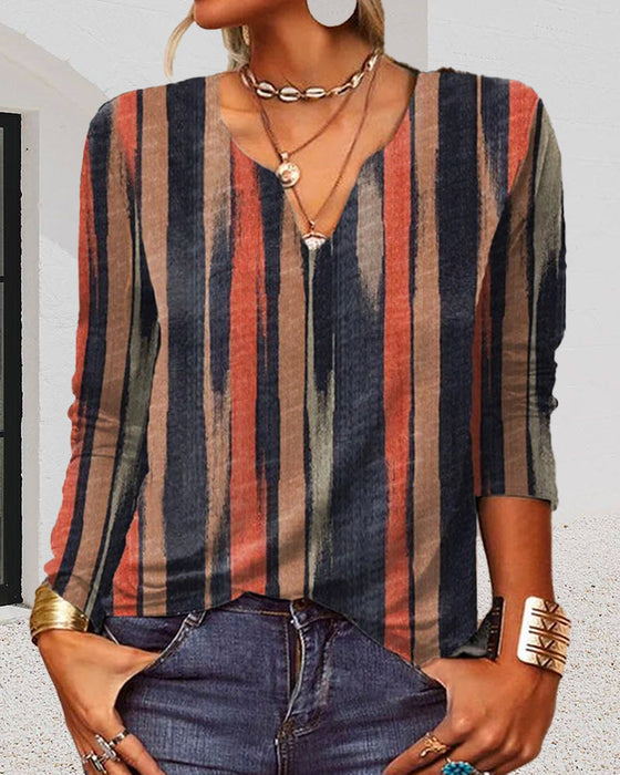 Langermet topp med V-hals og trykk