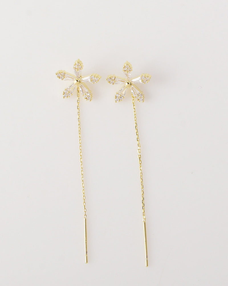 Blomsterøredobber med skinnende frynser