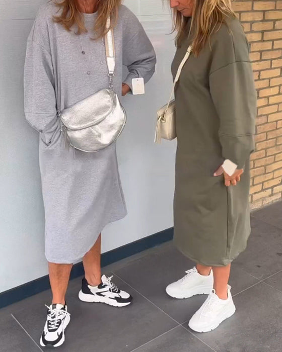 Ensfarget kjole med rund hals