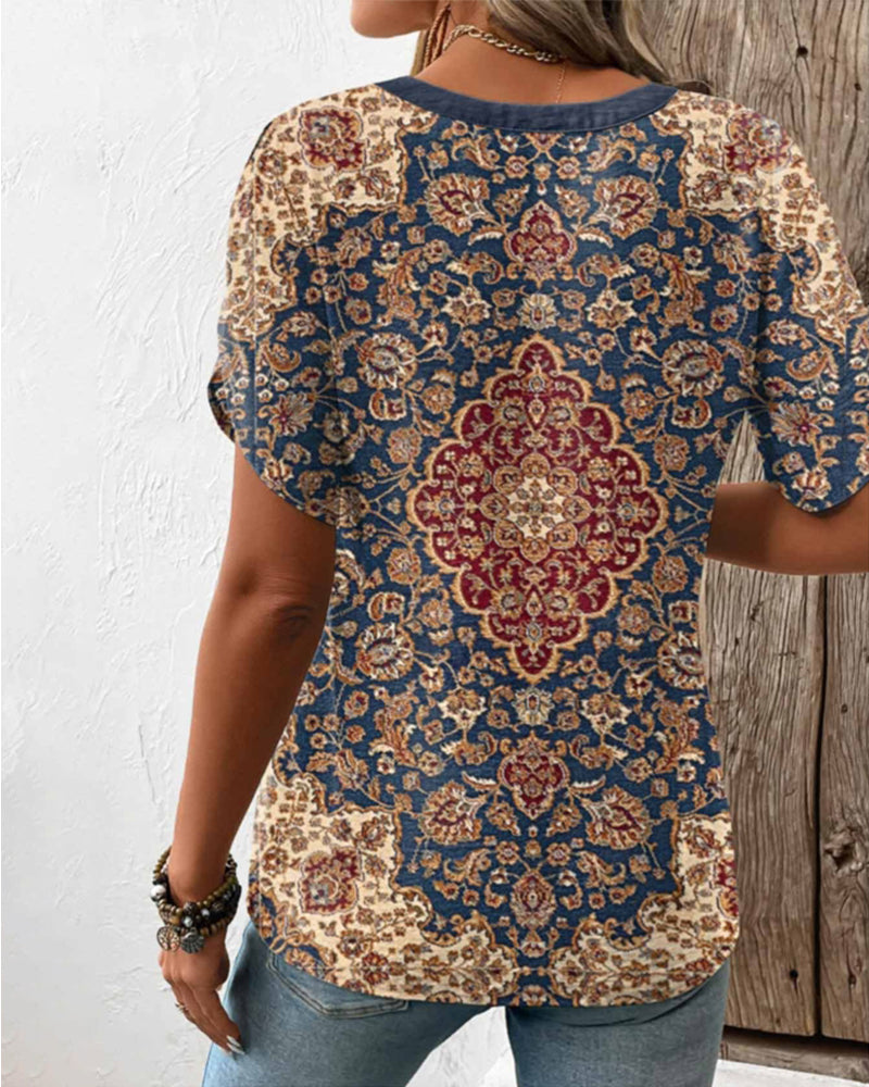 Topp med korte ermer og retrostil