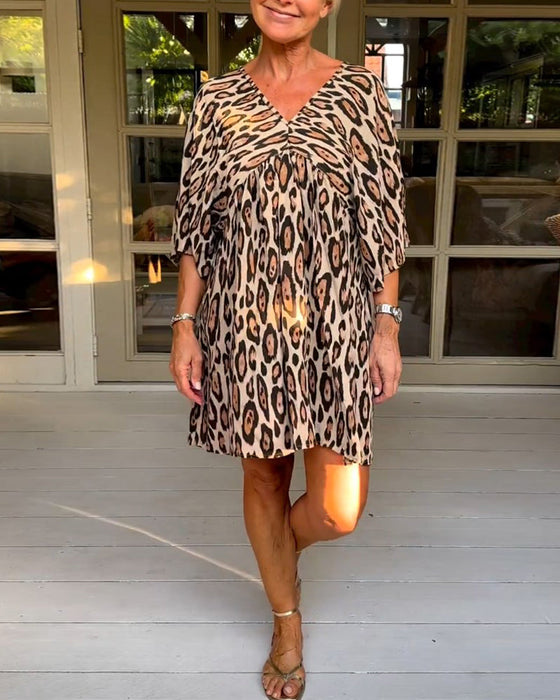 V-halset leopardkjole