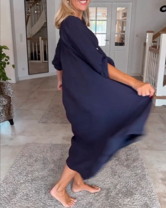 Kjole med ensfarget og v-hals