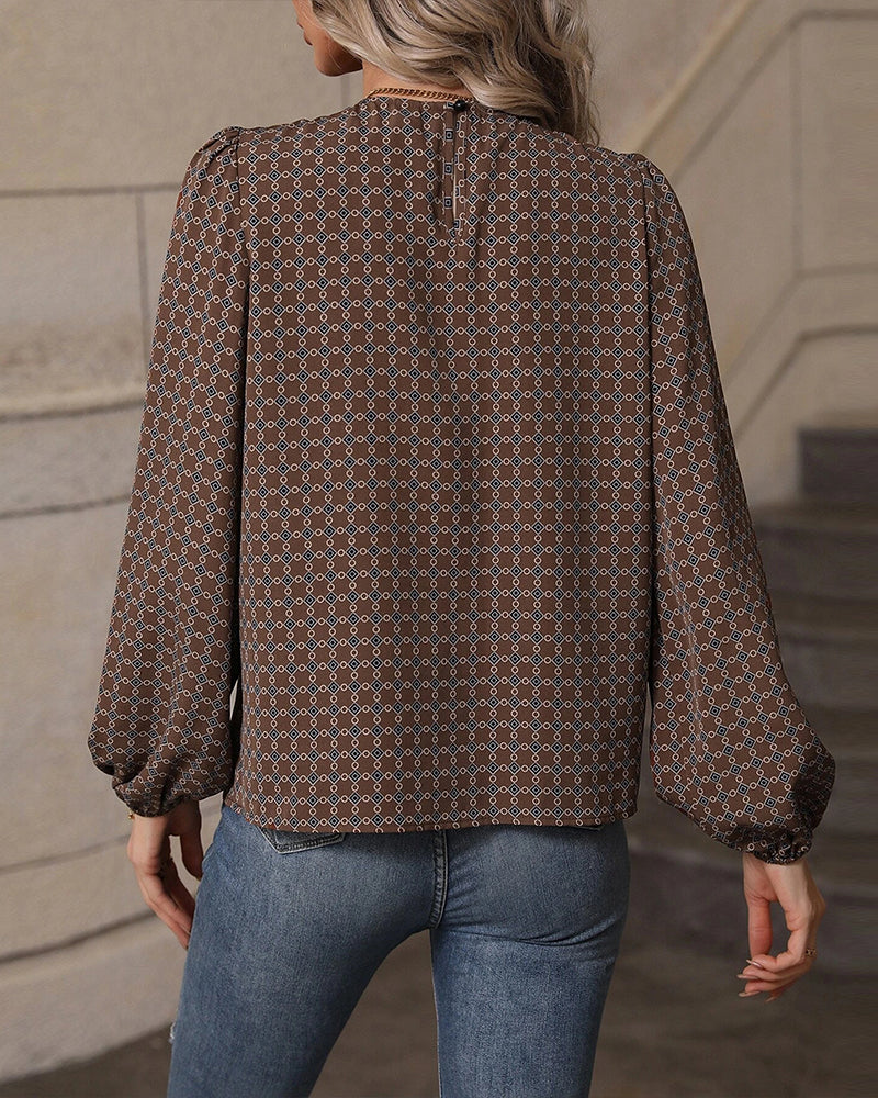 Topp med rund hals med retro geometrisk trykk