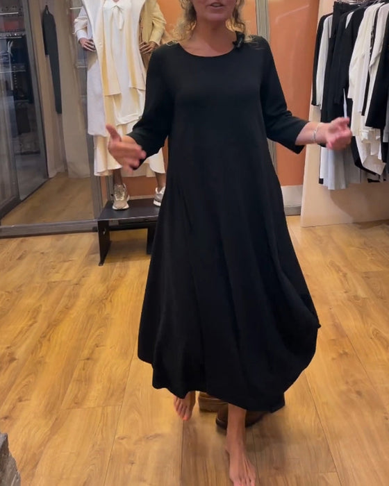 Kjole med lange ermer og rund hals