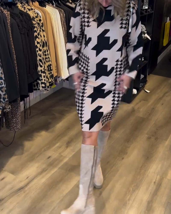 Kjole med langermet og houndstooth -mønster