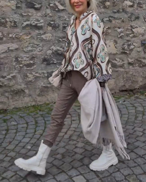 Bluse med retrostil og lange ermer