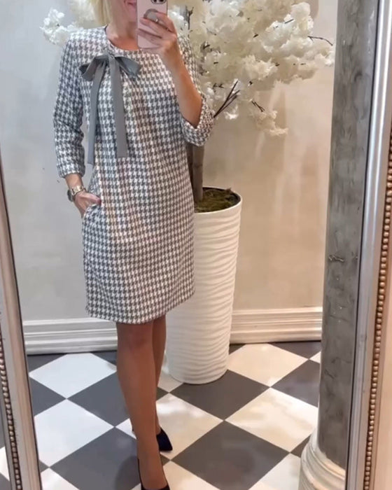Kjole med elegant stil og houndstooth-mønster