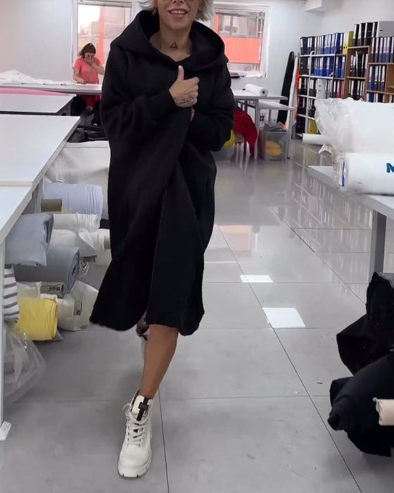 Ensfarget lang jakke med hette