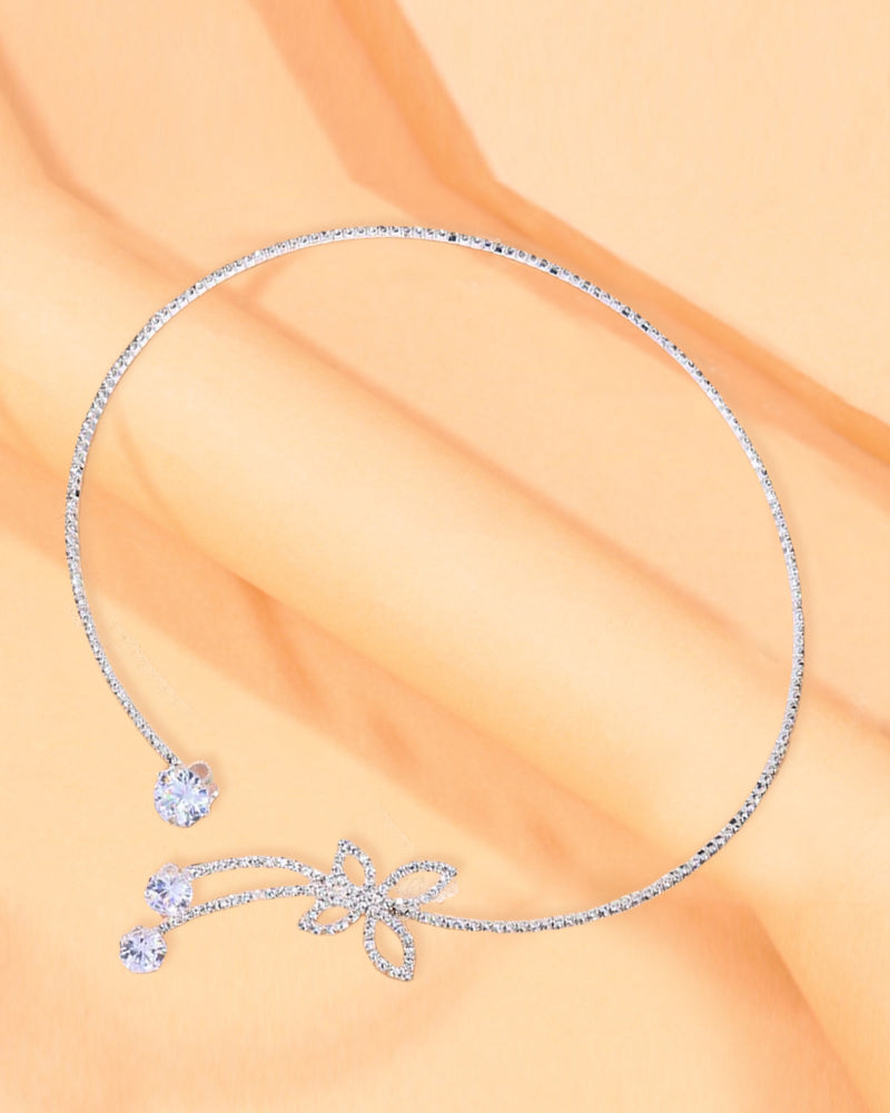 Halskjede med sommerfugl