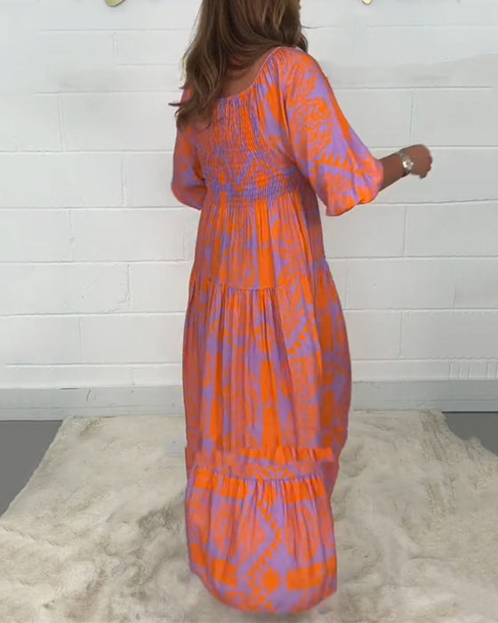 Kjole med firkantet hals og halverm