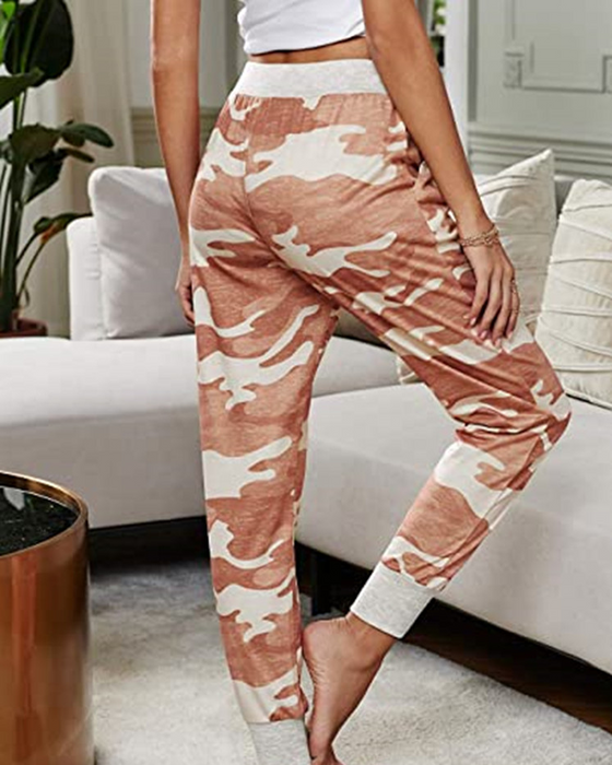 Uformelt joggerbukse med snøring og kamuflasje trykk