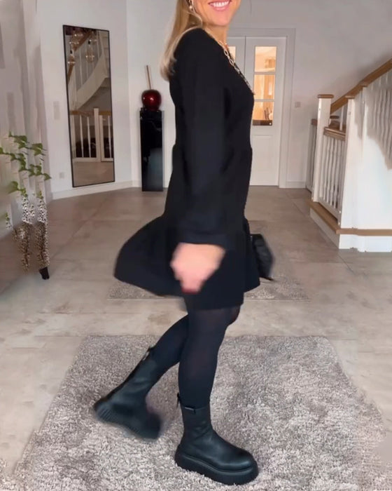 Enkel ensfarget langermet kjole