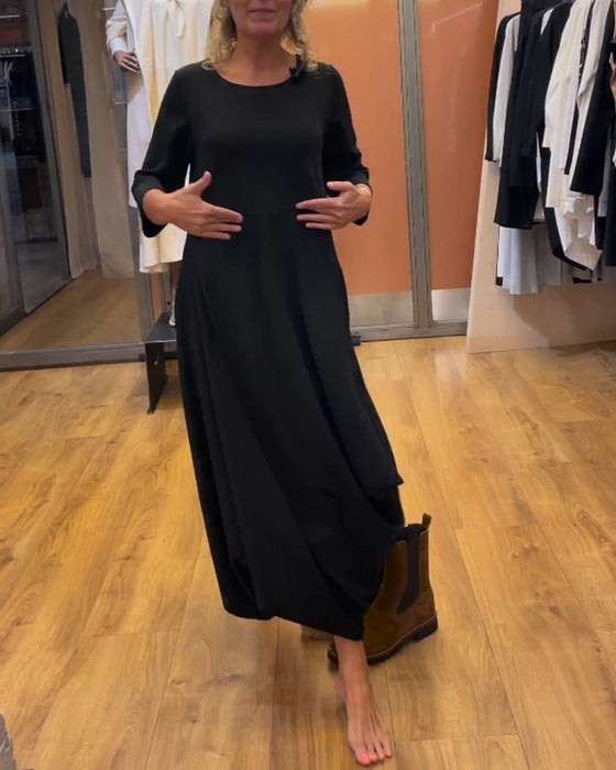 Kjole med lange ermer og rund hals