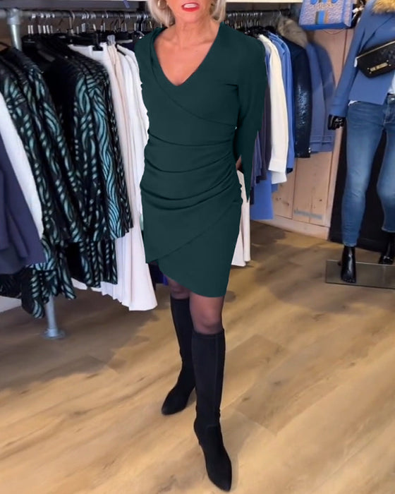 Kjole med V-nakke og blusshylse