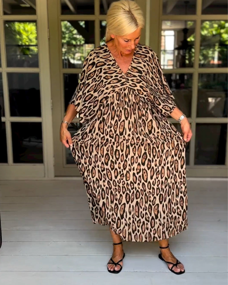 V-hals kjole i leopardmønster