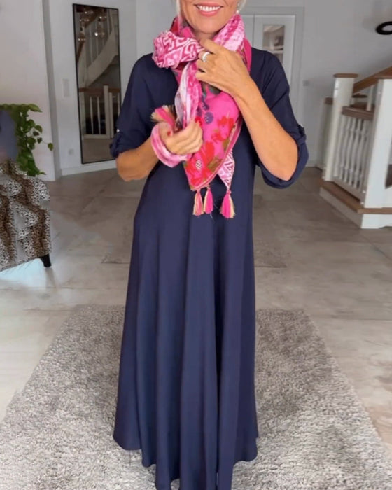 Kjole med ensfarget og v-hals