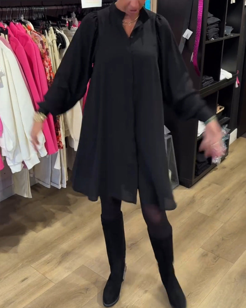 Kjole med V-hals og knelengde