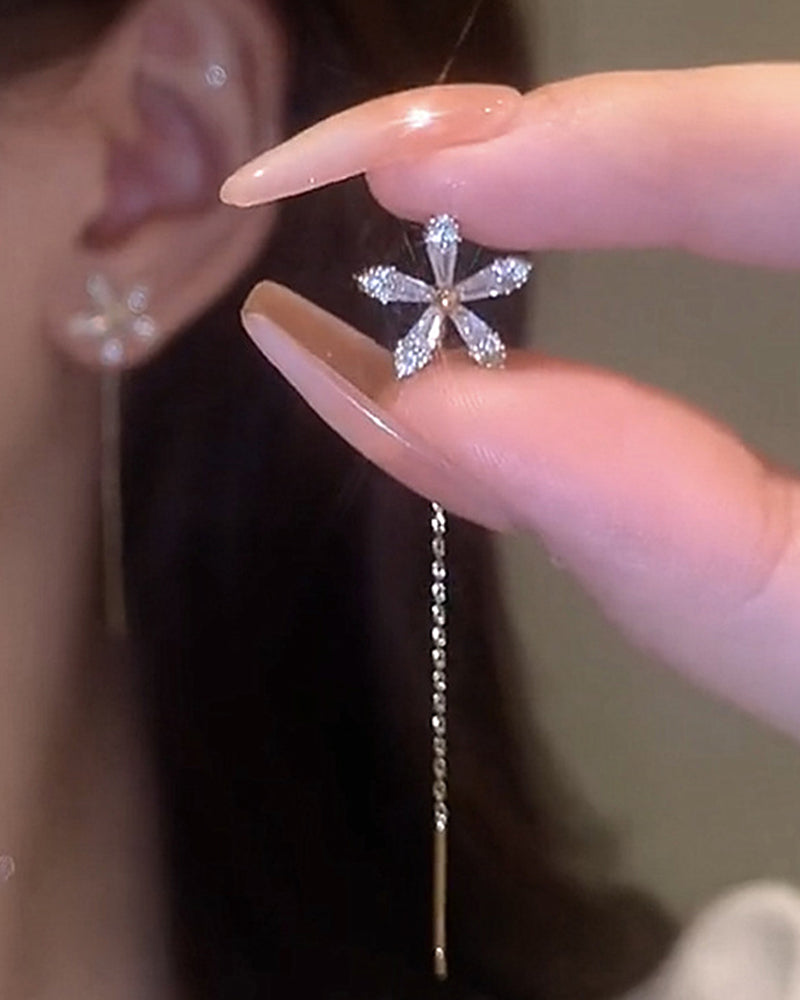 Blomsterøredobber med skinnende frynser