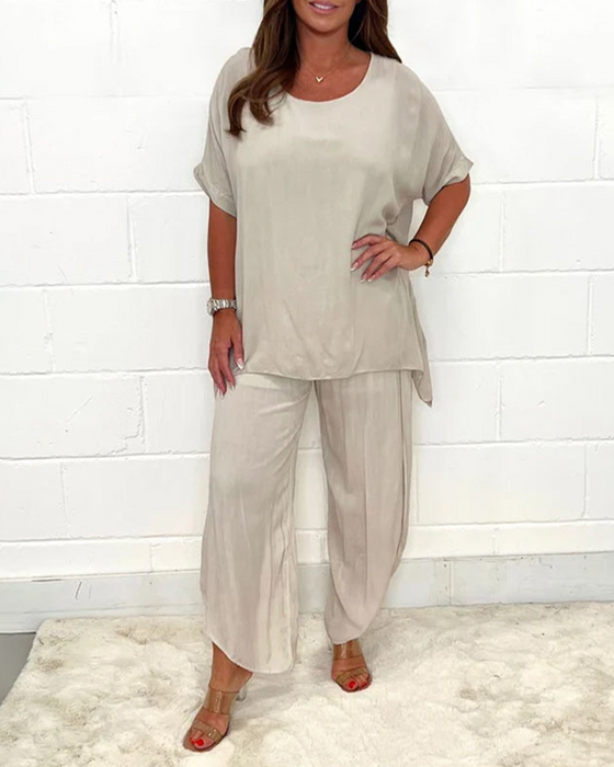 Komfortabel og uformell todelt dress i ensfarget