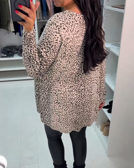 Langermet topp med rund hals i leopardmønster