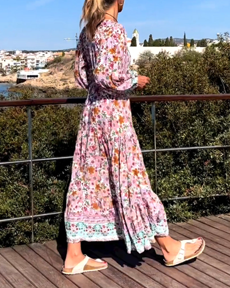 V-hals kjole med blomstertrykk