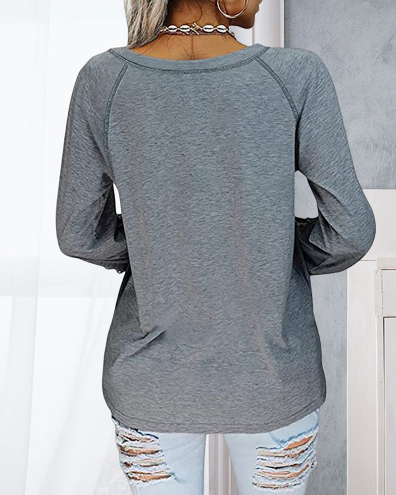 Ensfarget topp med blonder