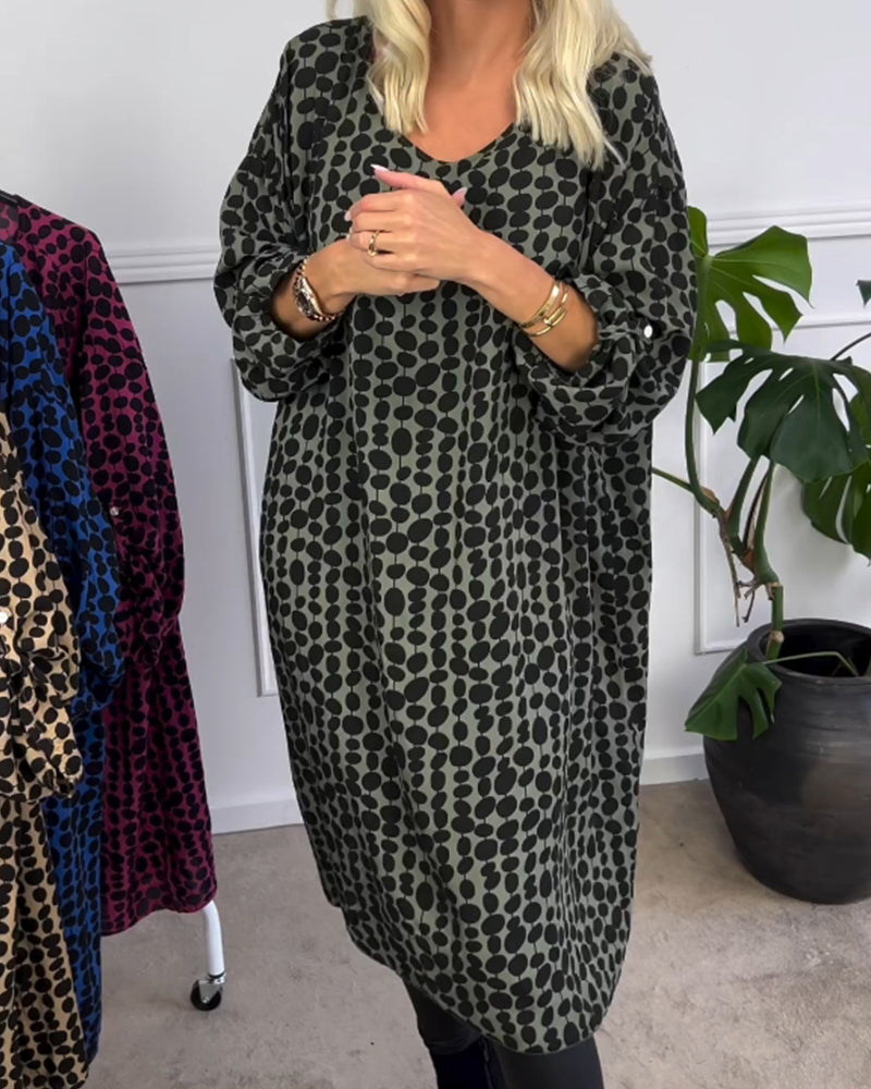 Retro prikkete kjole med v-hals